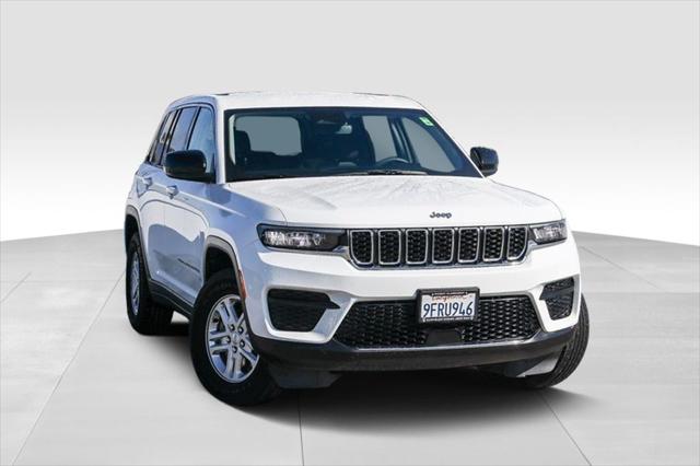 2023 Jeep Grand Cherokee Laredo 4x2