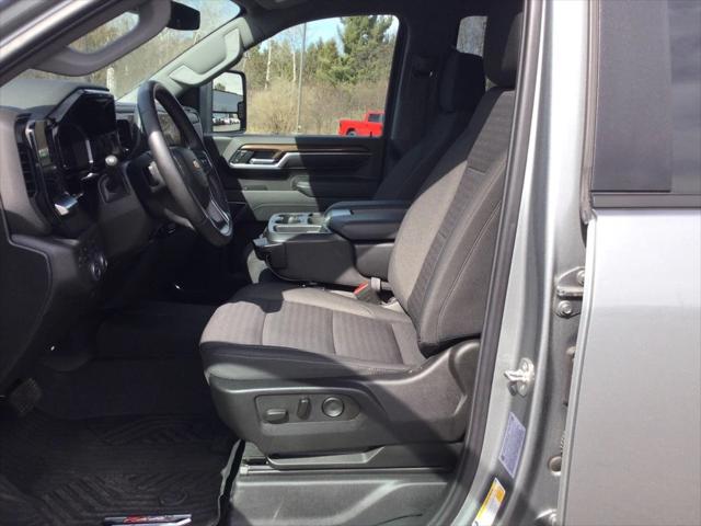 2024 Chevrolet Silverado 3500HD 4WD Crew Cab Standard Bed LT
