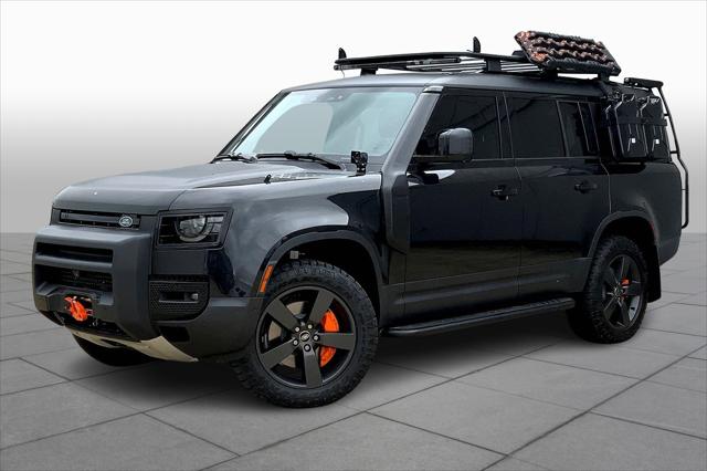2023 Land Rover Defender 130 SE