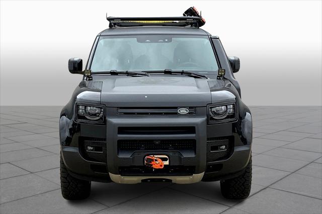 2023 Land Rover Defender 130 SE