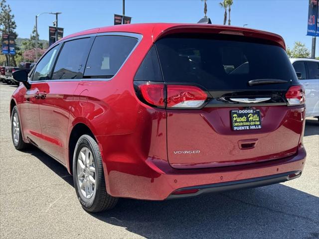 2025 Chrysler Voyager LX