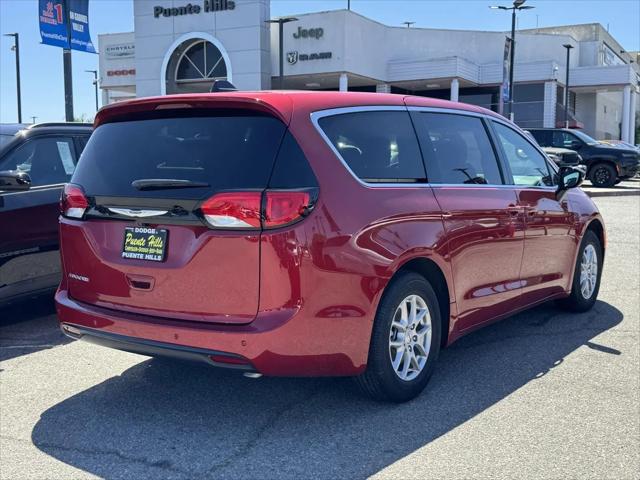 2025 Chrysler Voyager LX