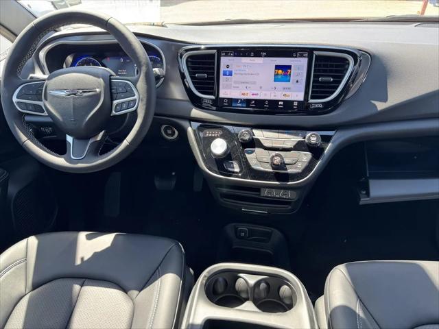2025 Chrysler Voyager LX