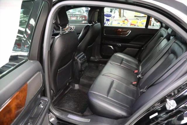 2018 Lincoln Continental Premiere