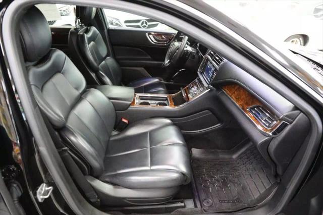 2018 Lincoln Continental Premiere