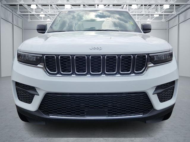 2025 Jeep Grand Cherokee GRAND CHEROKEE LAREDO 4X4
