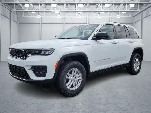 2025 Jeep Grand Cherokee GRAND CHEROKEE LAREDO 4X4