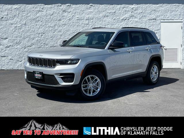 2025 Jeep Grand Cherokee GRAND CHEROKEE LAREDO X 4X4