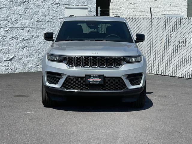 2025 Jeep Grand Cherokee GRAND CHEROKEE LAREDO X 4X4