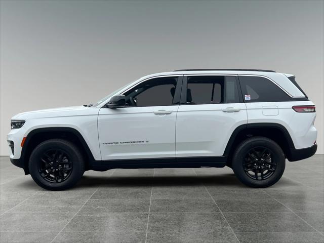 2025 Jeep Grand Cherokee GRAND CHEROKEE LAREDO X 4X4