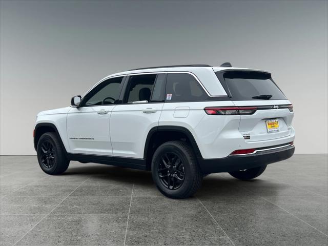 2025 Jeep Grand Cherokee GRAND CHEROKEE LAREDO X 4X4