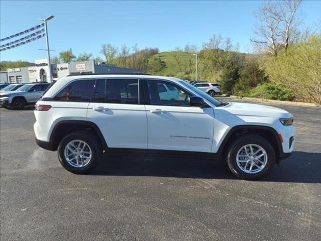 2025 Jeep Grand Cherokee GRAND CHEROKEE LAREDO X 4X4 2025 Jeep Grand Cherokee GRAND CHEROKEE LAREDO X 4X4