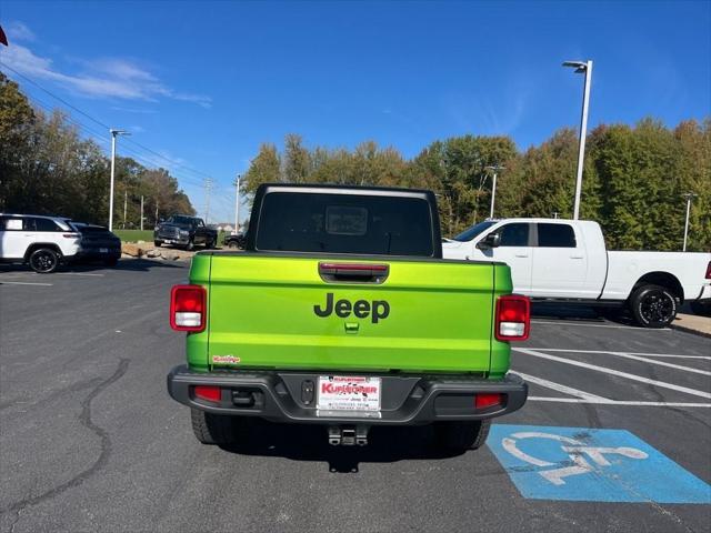 2025 Jeep Gladiator GLADIATOR NIGHTHAWK 4X4 2025 Jeep Gladiator GLADIATOR NIGHTHAWK 4X4