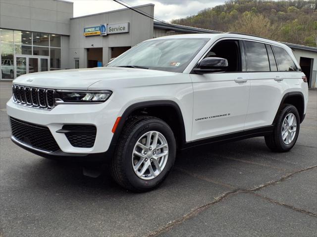 2025 Jeep Grand Cherokee GRAND CHEROKEE LAREDO X 4X4
