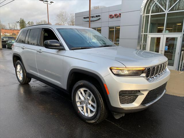 2025 Jeep Grand Cherokee GRAND CHEROKEE LAREDO X 4X4