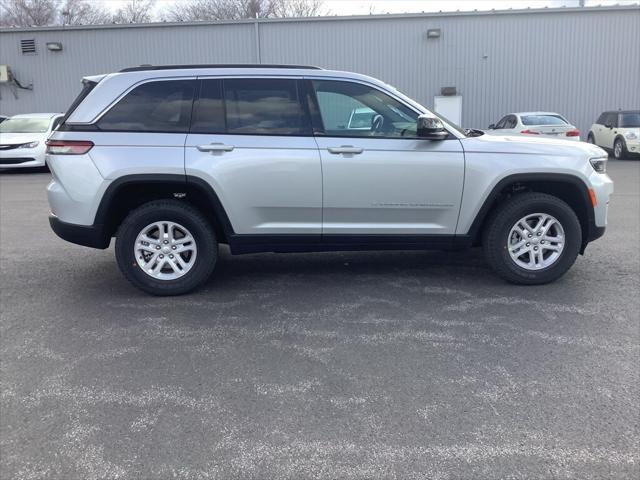 2025 Jeep Grand Cherokee GRAND CHEROKEE LAREDO 4X4
