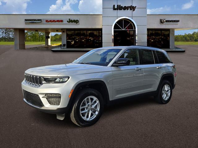 2025 Jeep Grand Cherokee GRAND CHEROKEE LAREDO X 4X2