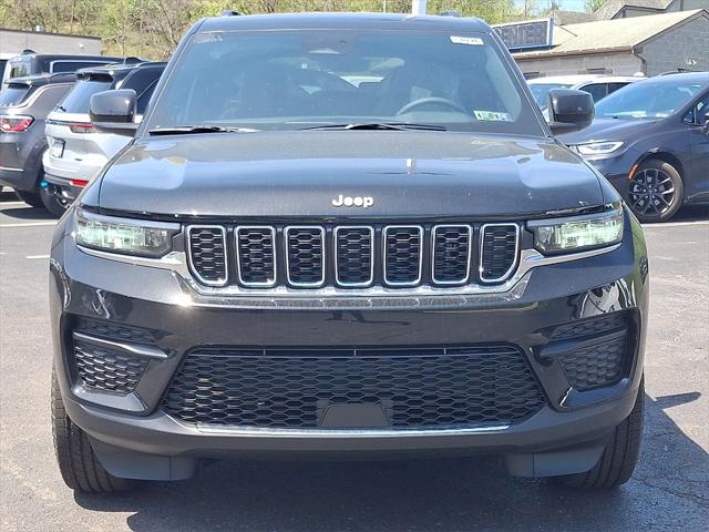 2025 Jeep Grand Cherokee GRAND CHEROKEE LAREDO 4X4