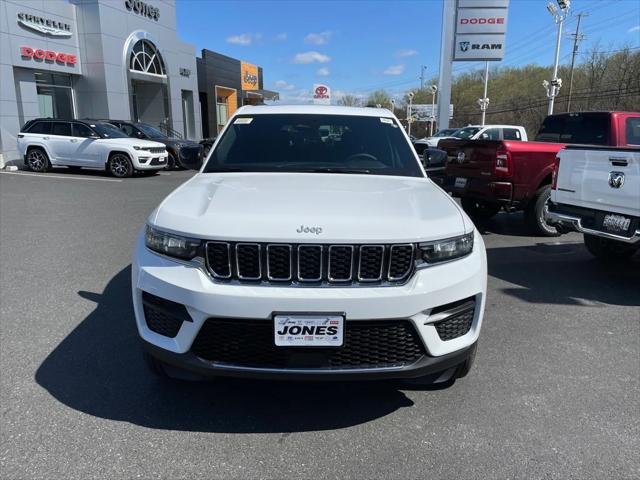 2025 Jeep Grand Cherokee GRAND CHEROKEE LAREDO X 4X4