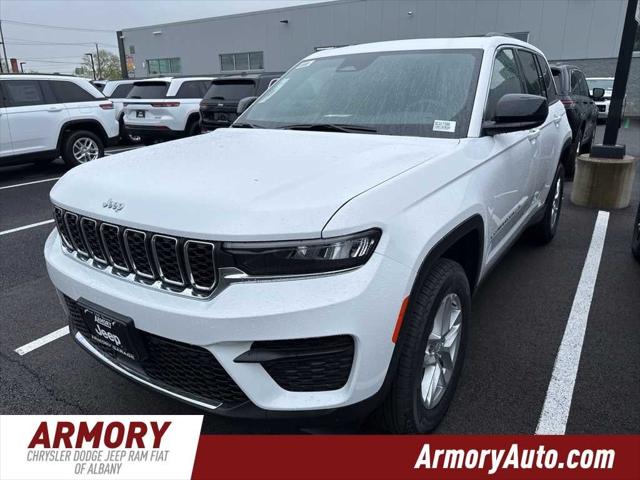 2025 Jeep Grand Cherokee GRAND CHEROKEE LAREDO X 4X4