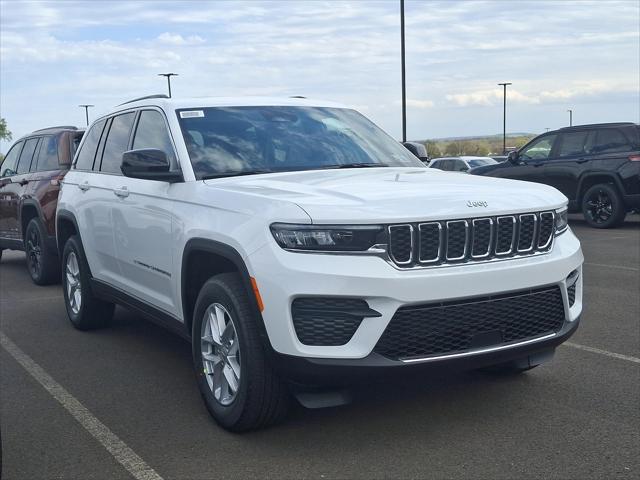 2025 Jeep Grand Cherokee GRAND CHEROKEE LAREDO X 4X4