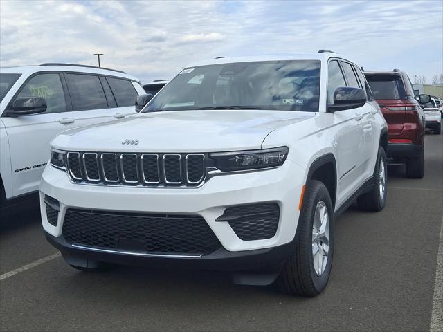 2025 Jeep Grand Cherokee GRAND CHEROKEE LAREDO X 4X4