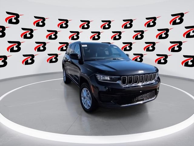 2025 Jeep Grand Cherokee GRAND CHEROKEE LAREDO X 4X4