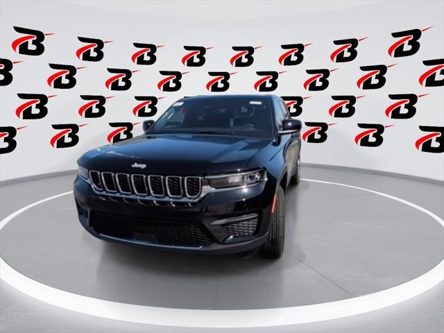 2025 Jeep Grand Cherokee GRAND CHEROKEE LAREDO X 4X4