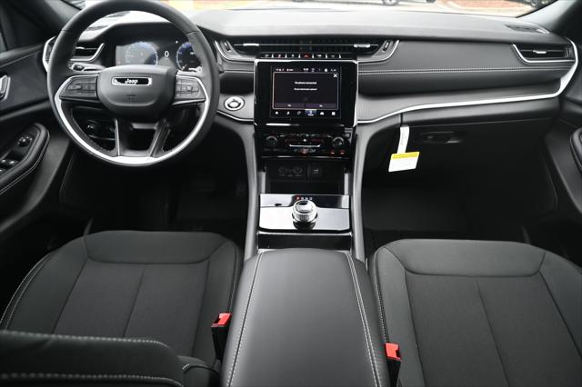2025 Jeep Grand Cherokee GRAND CHEROKEE LAREDO X 4X2