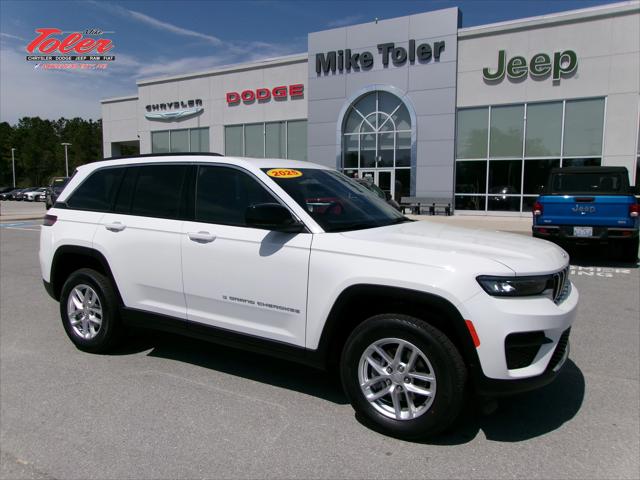 2025 Jeep Grand Cherokee GRAND CHEROKEE LAREDO X 4X4