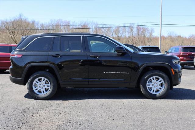 2025 Jeep Grand Cherokee GRAND CHEROKEE LAREDO 4X4