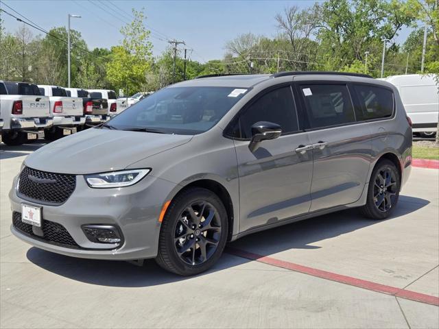 2025 Chrysler Pacifica PACIFICA LIMITED