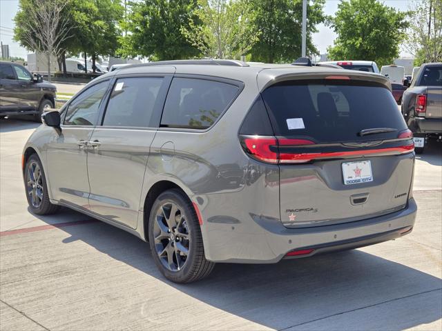 2025 Chrysler Pacifica PACIFICA LIMITED
