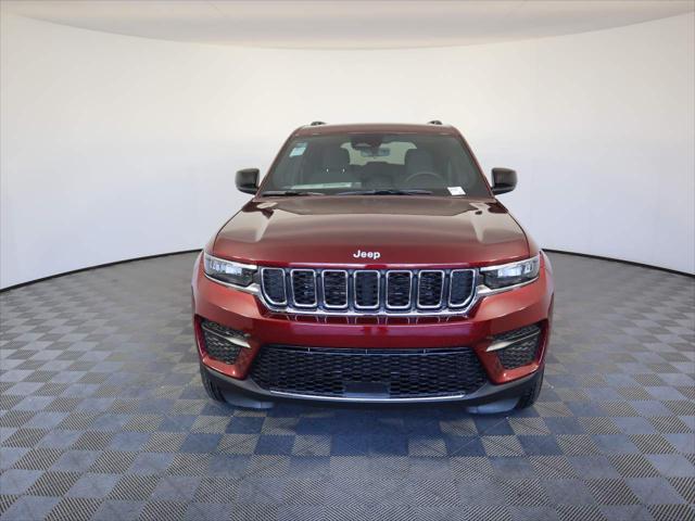 2025 Jeep Grand Cherokee GRAND CHEROKEE LAREDO X 4X4