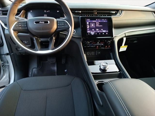2025 Jeep Grand Cherokee GRAND CHEROKEE LAREDO X 4X2