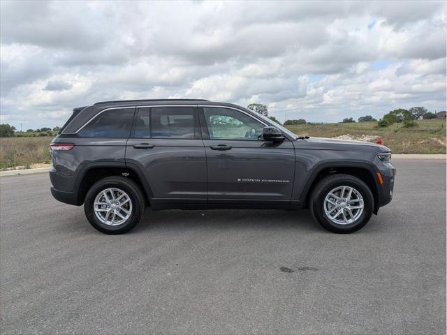 2025 Jeep Grand Cherokee GRAND CHEROKEE LAREDO X 4X2