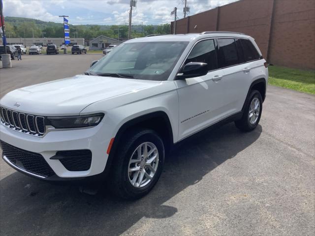 2025 Jeep Grand Cherokee GRAND CHEROKEE LAREDO X 4X4