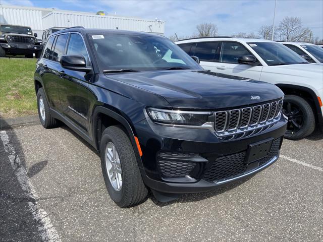 2025 Jeep Grand Cherokee GRAND CHEROKEE LAREDO 4X4