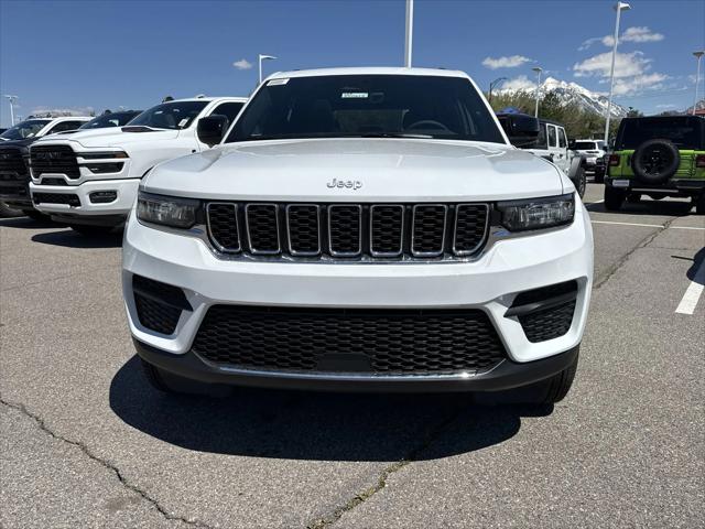 2025 Jeep Grand Cherokee GRAND CHEROKEE LAREDO X 4X4