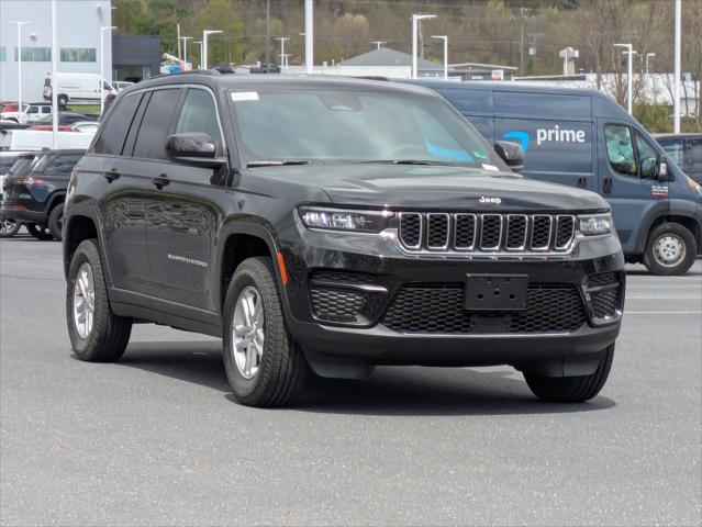 2025 Jeep Grand Cherokee GRAND CHEROKEE LAREDO 4X4