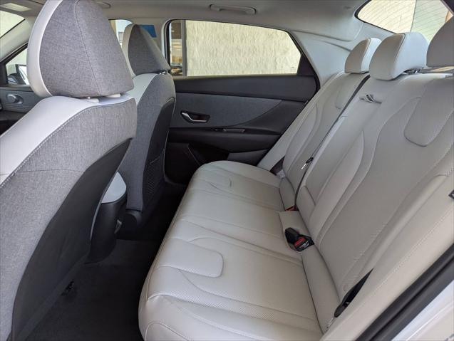 2025 Hyundai Elantra Hybrid Limited