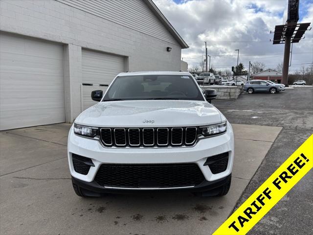 2025 Jeep Grand Cherokee GRAND CHEROKEE LAREDO X 4X4