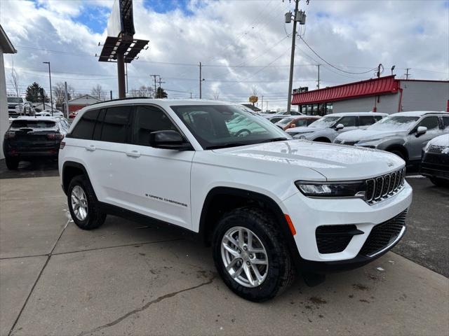 2025 Jeep Grand Cherokee GRAND CHEROKEE LAREDO X 4X4