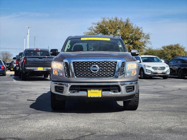 2017 Nissan TITAN SV