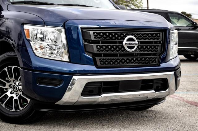 2022 Nissan TITAN Crew Cab SV 4x2