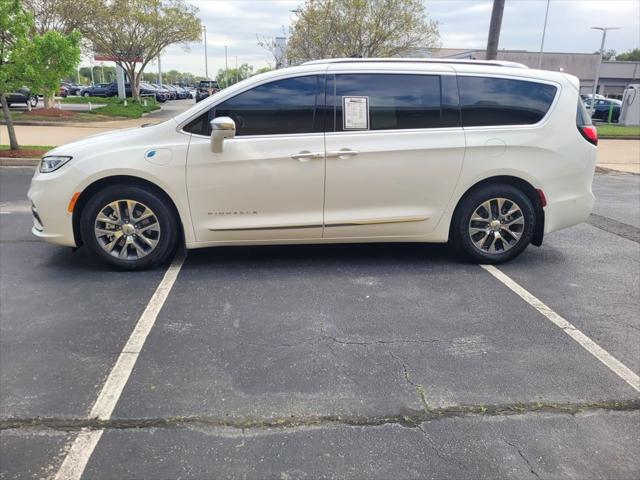 2024 Chrysler Pacifica Hybrid Pinnacle