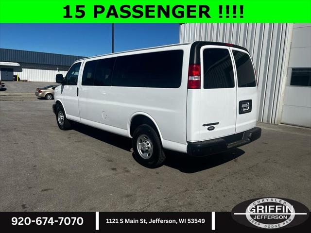 2022 Chevrolet Express Passenger RWD 3500 Extended Wheelbase LS