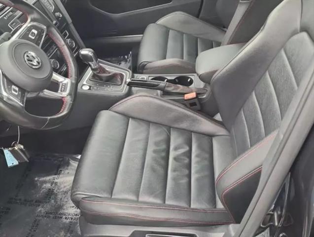 2017 Volkswagen Golf GTI SE 4-Door