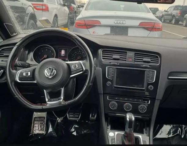 2017 Volkswagen Golf GTI SE 4-Door