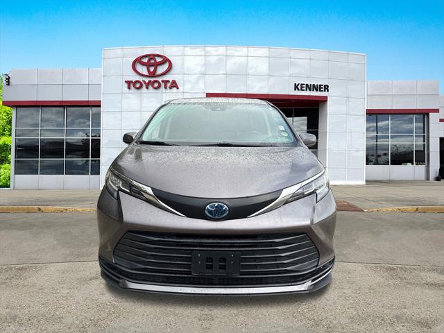 2021 Toyota Sienna LE
